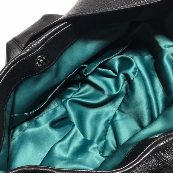 Coach pebble leather shoulder bag with silver tone hardware. EUC - Picture 6 of 10